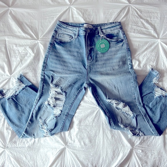 URBAN DISTRESSED CROP JEANS - Picture 1 of 7